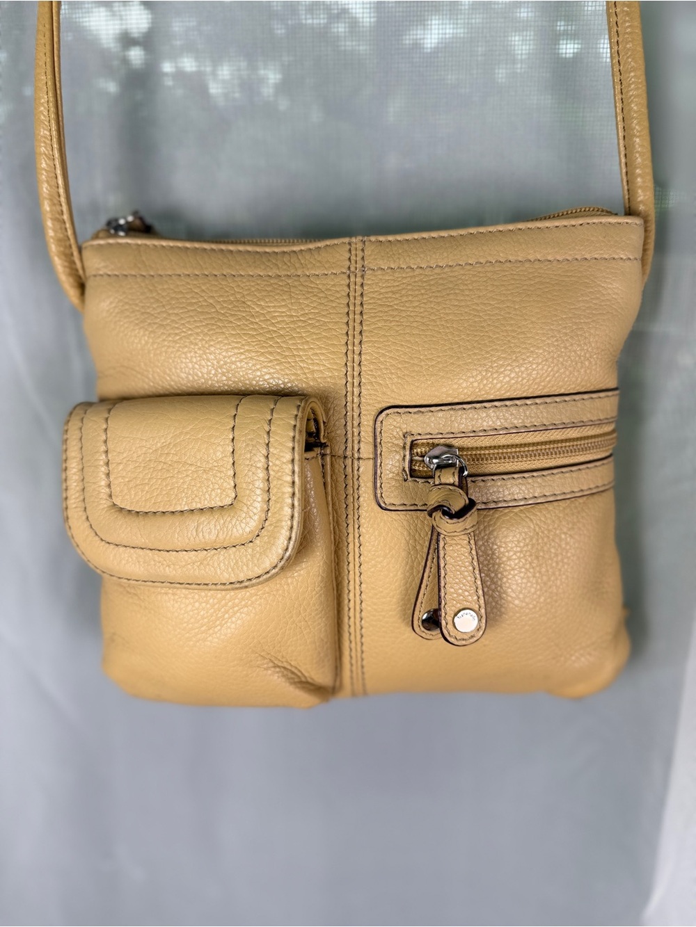 Tignanello Tan Leather Crossbody Bag Organizer Purse EUC
